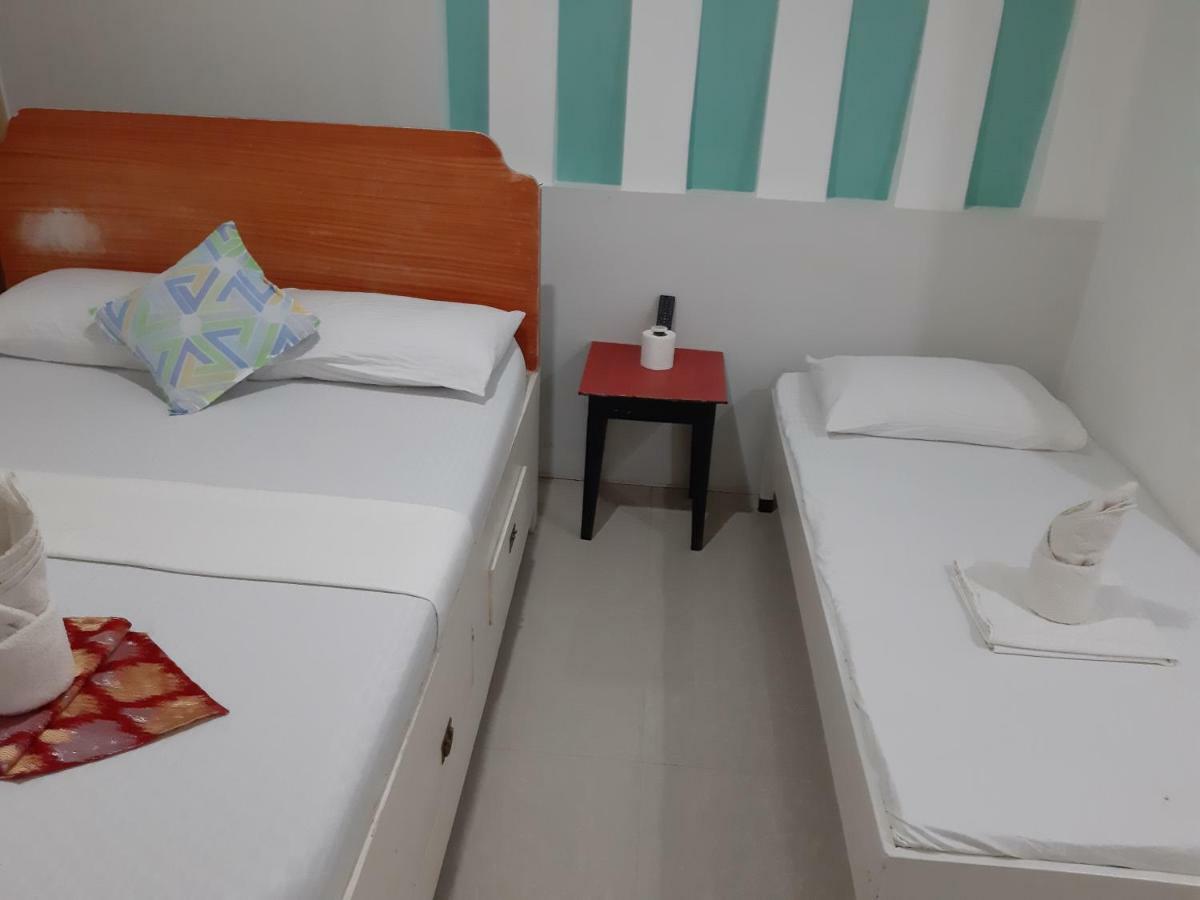Oyo 712 Island Hop Nido Hostel El Nido Bagian luar foto